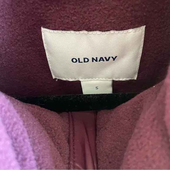 NEW Old Navy Puffer Vest - Picture 4 of 6